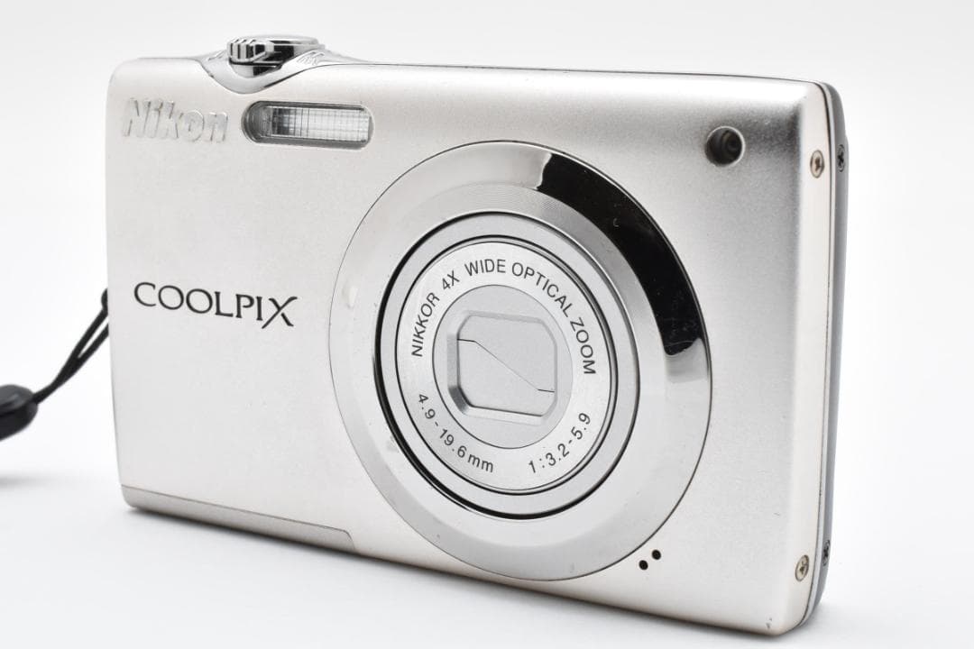 ニコン Nikon COOLPIX S3000 シルバー