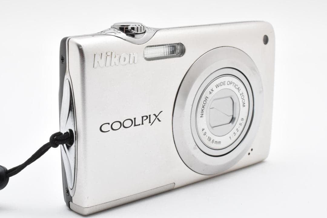 ニコン Nikon COOLPIX S3000 シルバー