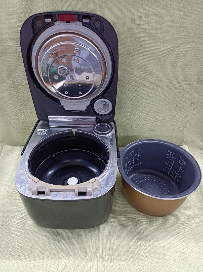都《NAYRX》パナソニック　SR-SPA 107　Wおどり炊き　IH炊飯器