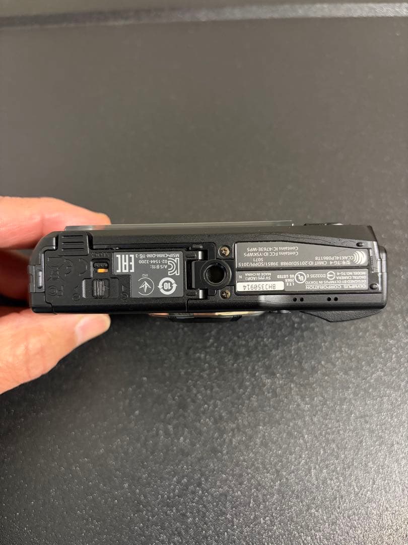 OLYMPUS TG-4 コンパクトデジタルカメラ