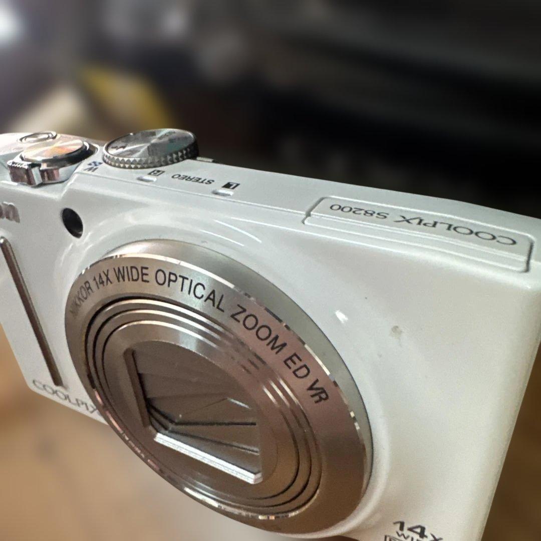 N*r様 Nikon COOLPIX 14倍光学ズーム デジタルカメラ　S820