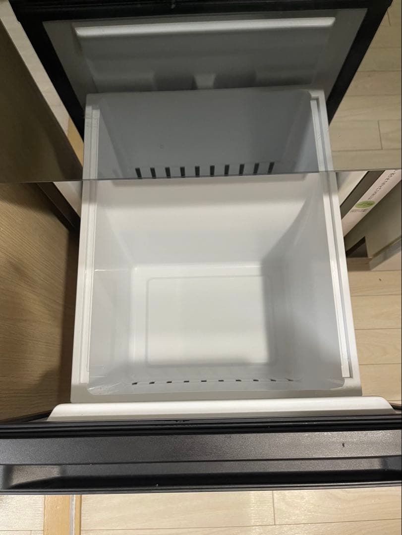 【美品/2023年製】Hisense 冷蔵庫 162L ミラーブラック 2ドア
