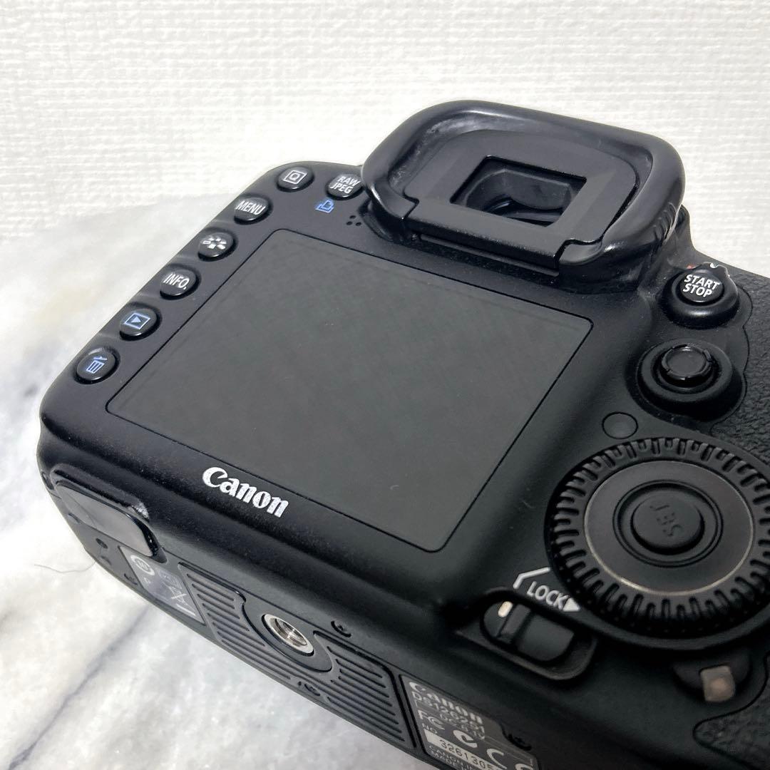 Canon EOS 7D ボディ 純正 充電器 付 動作良好 デジタル一眼レフ
