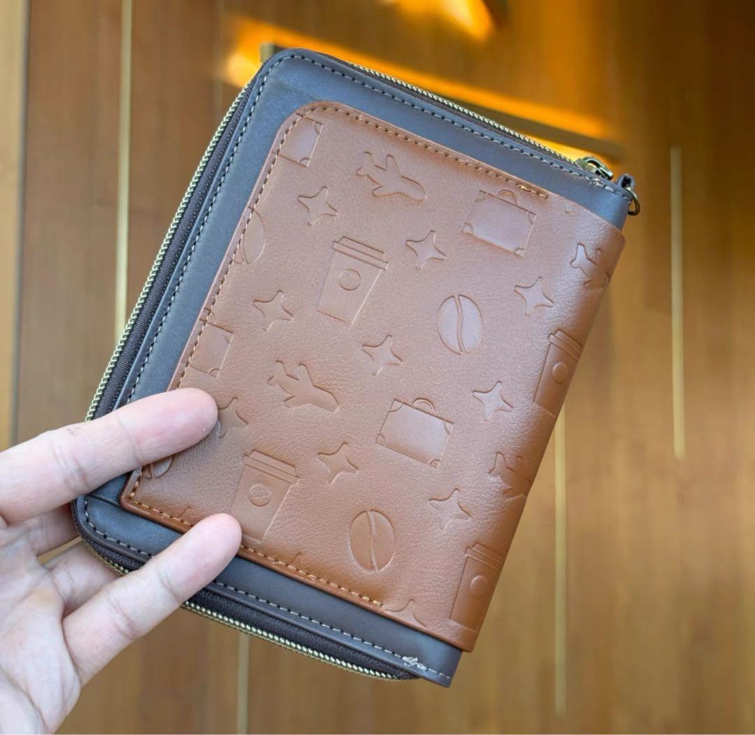 スターバックス パスポートケース 航空券収納・ネックストラップ付き　ブラウン