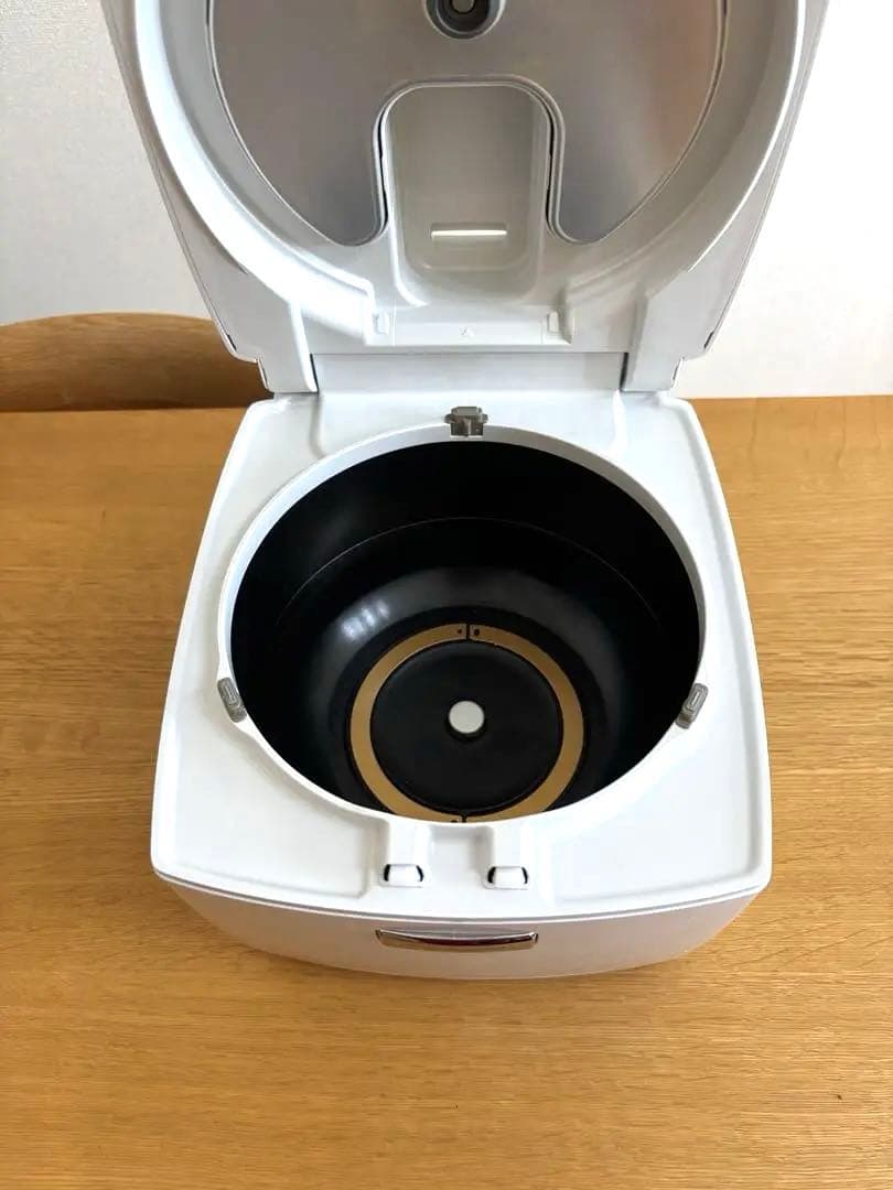 三菱電機・IHジャー炊飯器（NJ-VEC10-H）