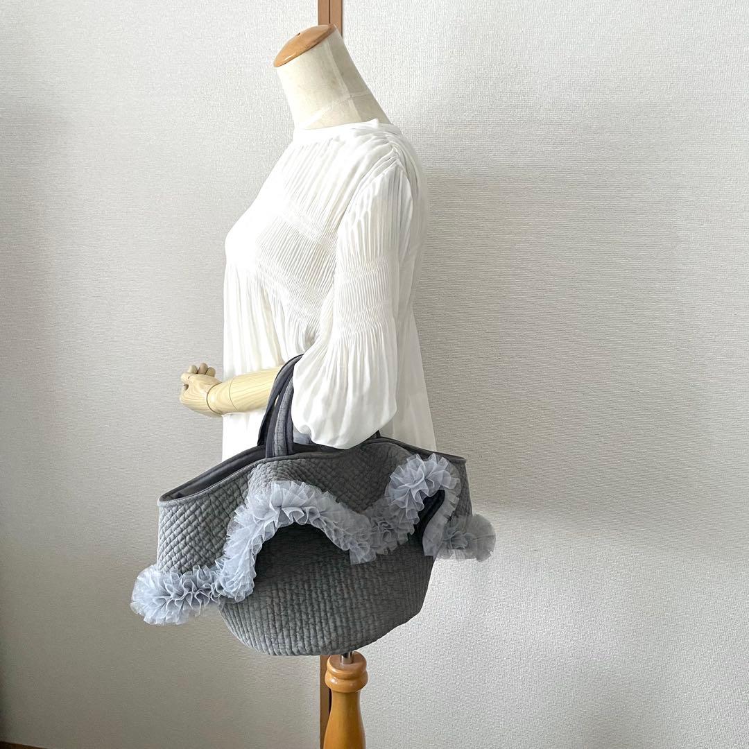 チュールフリル付き丸底マルシェバッグ　ヌビバッグ　グレー　ハンドメイド
