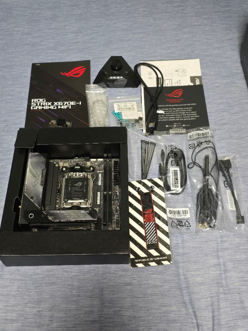 ROG STRIX X670E-I GAMING WIFI ITXマザーボード