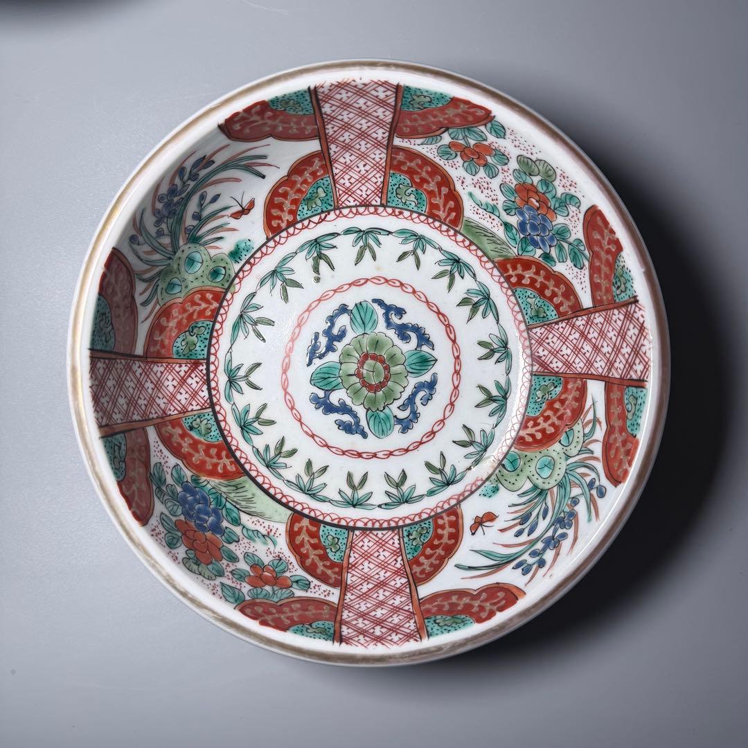 明治期　アンティーク有田　赤絵四方花草文様鉢　裏葡萄文　蛇目高台　直径約21cm