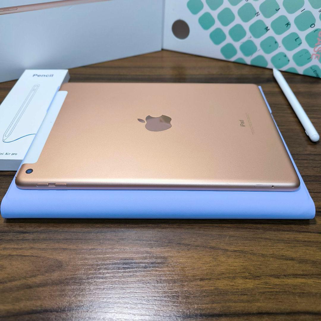 iPad 第6世代 Simフリー 32GB ケースとキーボード、タッチペン