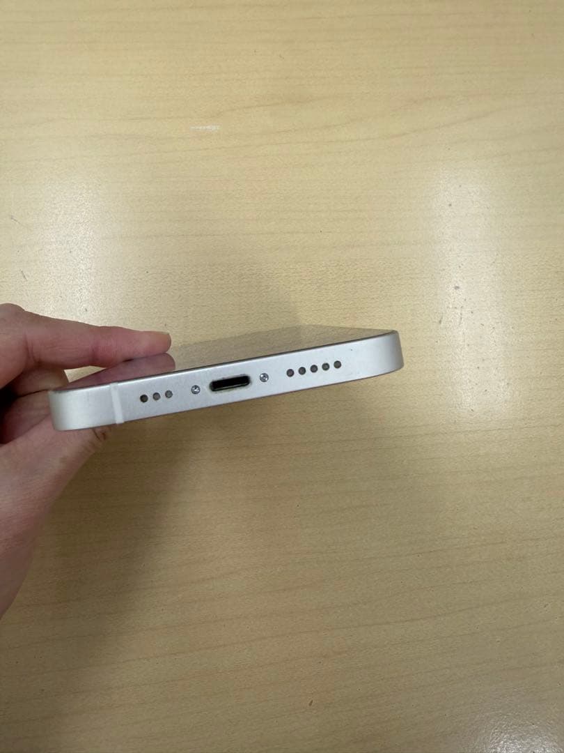 Apple iPhone13 ホワイト 本体　128