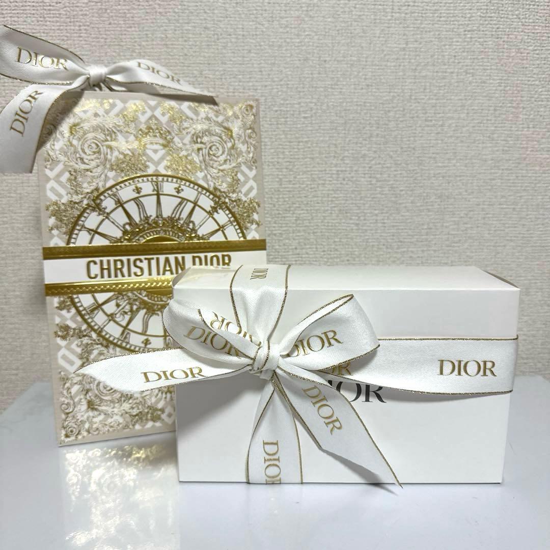 Dior コスメポーチとミニ香水とミニマキシマイザーセット