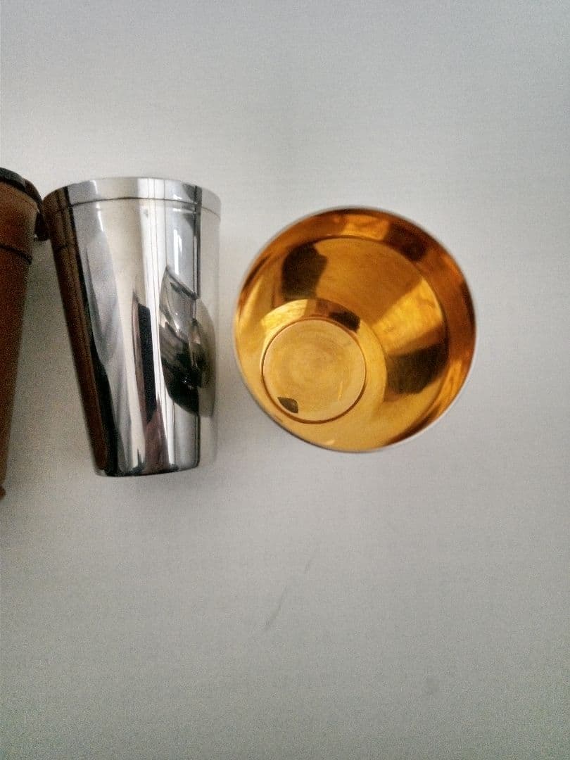 旅行用カップ 革製ホルダーつき