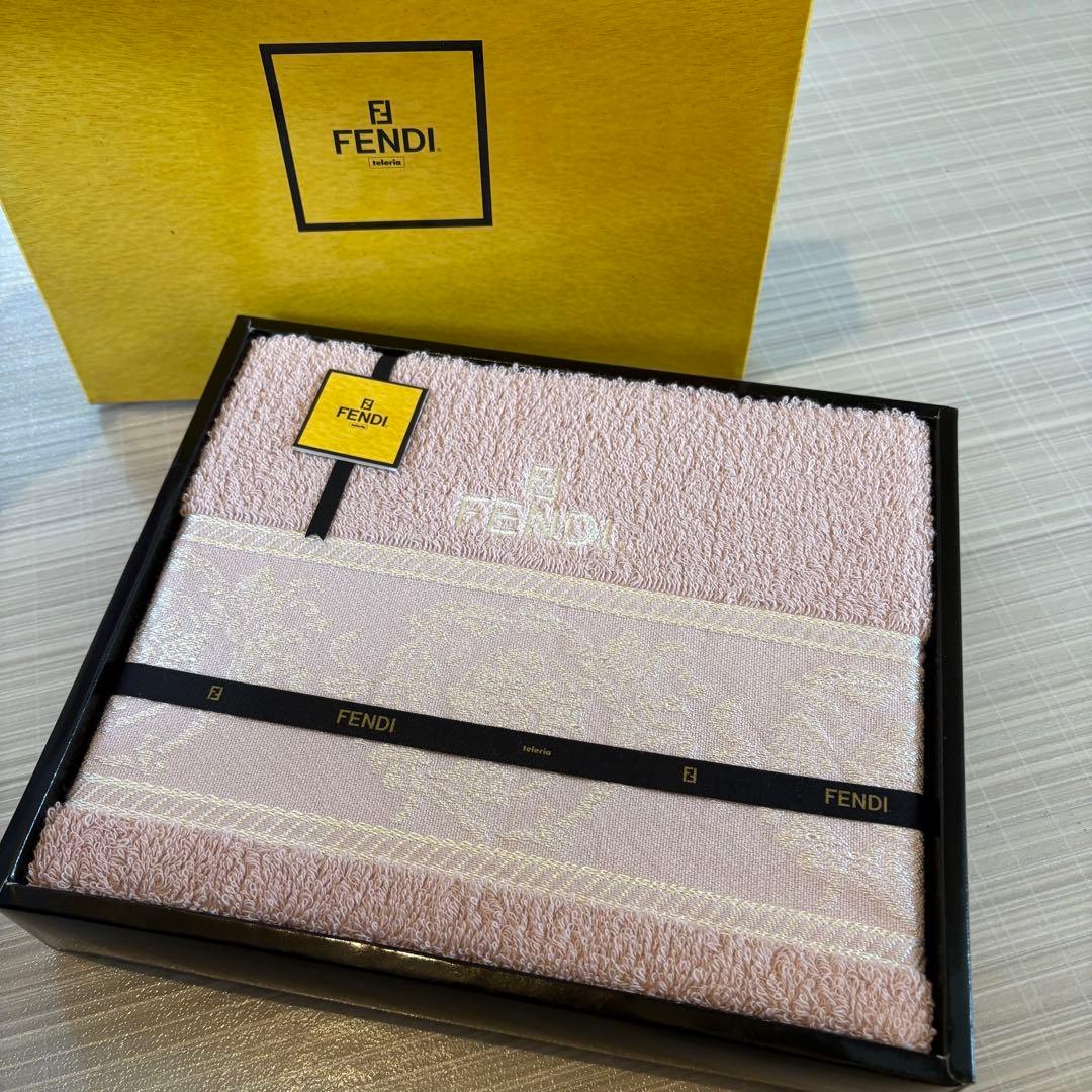 FENDI タオルセット ピンク グレー ギフトボックス