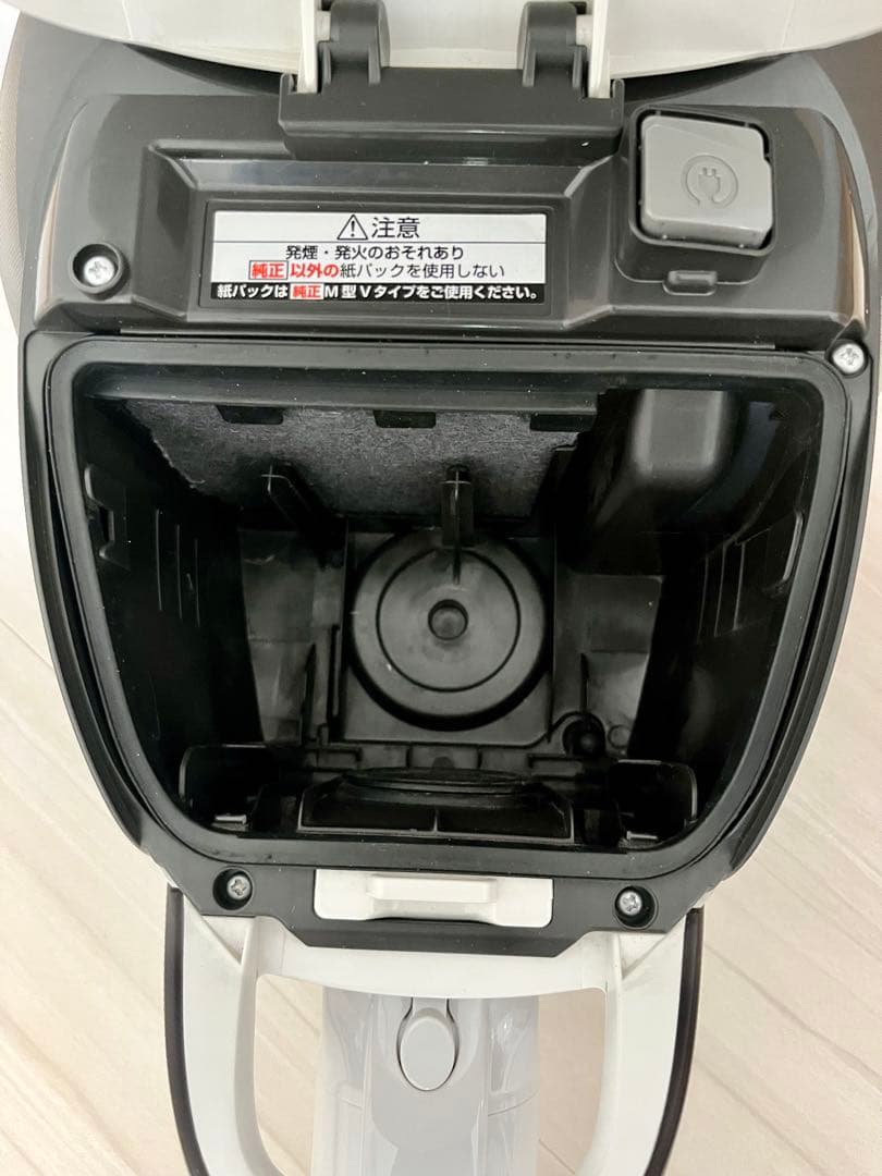Panasonic 掃除機　コード付き紙パック式