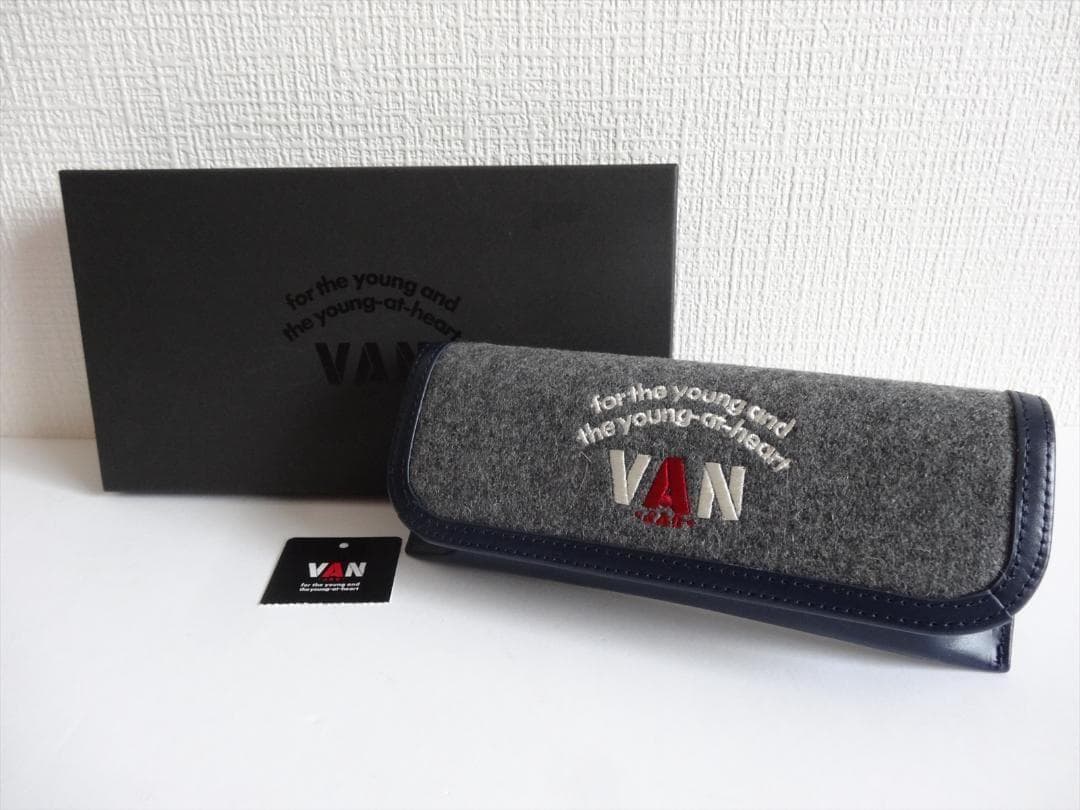 VAN JAC ヴァンヂャケット 牛革×メルトン アーチロゴ刺繍 メガネケース