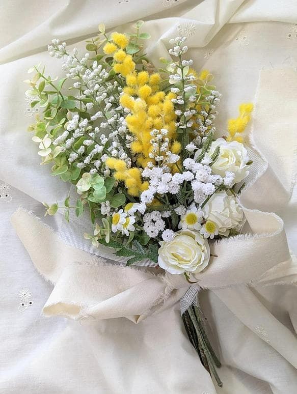 NEW!春待ちミモザとかすみ草　白薔薇も可憐なスワッグ