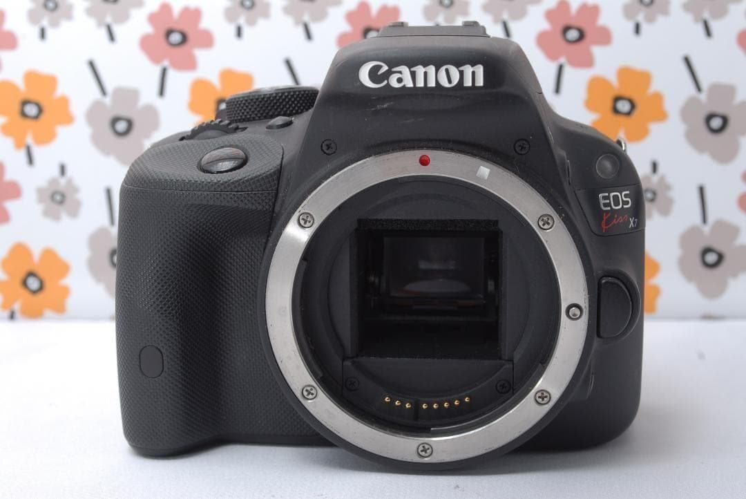 ❤Canon Kiss X7❤軽量＆高画質❤スマホ転送OK❤ショット数少ない❤