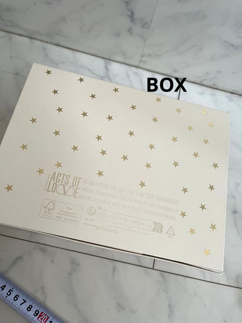 【新品】VALENTINO BORN IN ROMA ショッパーBOX付