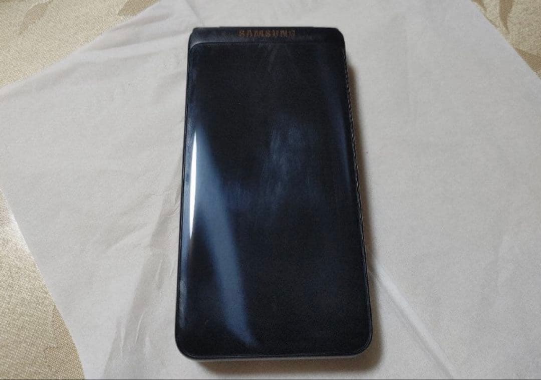 SAMSUNG　Galaxy　Folder2　韓国版