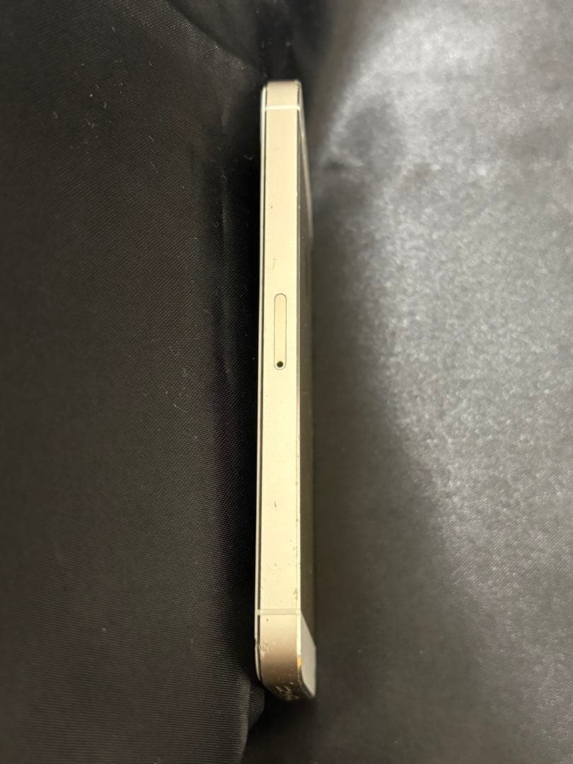 ドコモiPhone5s 本体 美品　ゴールドApple 動作良好　エアドロ可