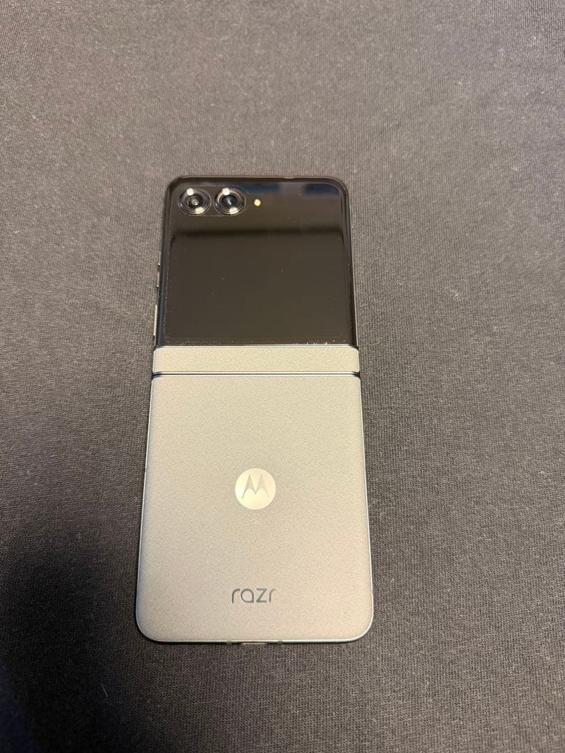 スマートフォン本体 Motorola razr 50 512GB