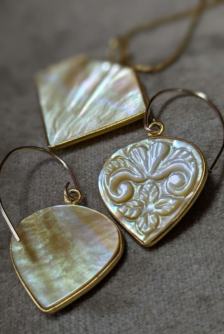 ネックレス・ペンダント 14kgfMotherOfPearl CarvingNecklace