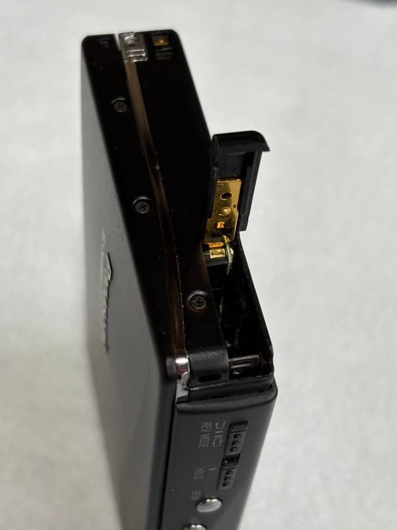 【ジャンク・外観美品】　Panasonic カセットプレーヤー　RQ-S33