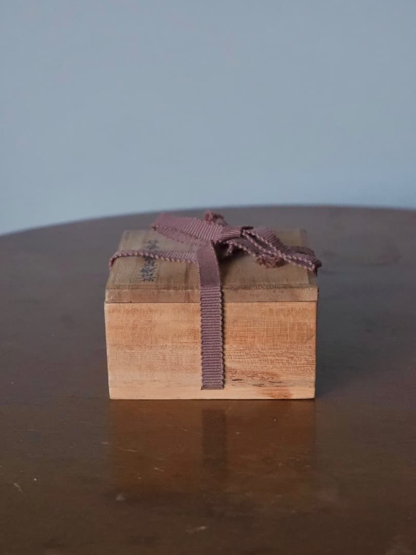 牡丹唐草文蒔絵　香合　裏金箔　漆工芸　茶道具　香道具　箱付　Q2554
