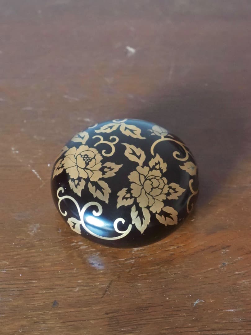 牡丹唐草文蒔絵　香合　裏金箔　漆工芸　茶道具　香道具　箱付　Q2554