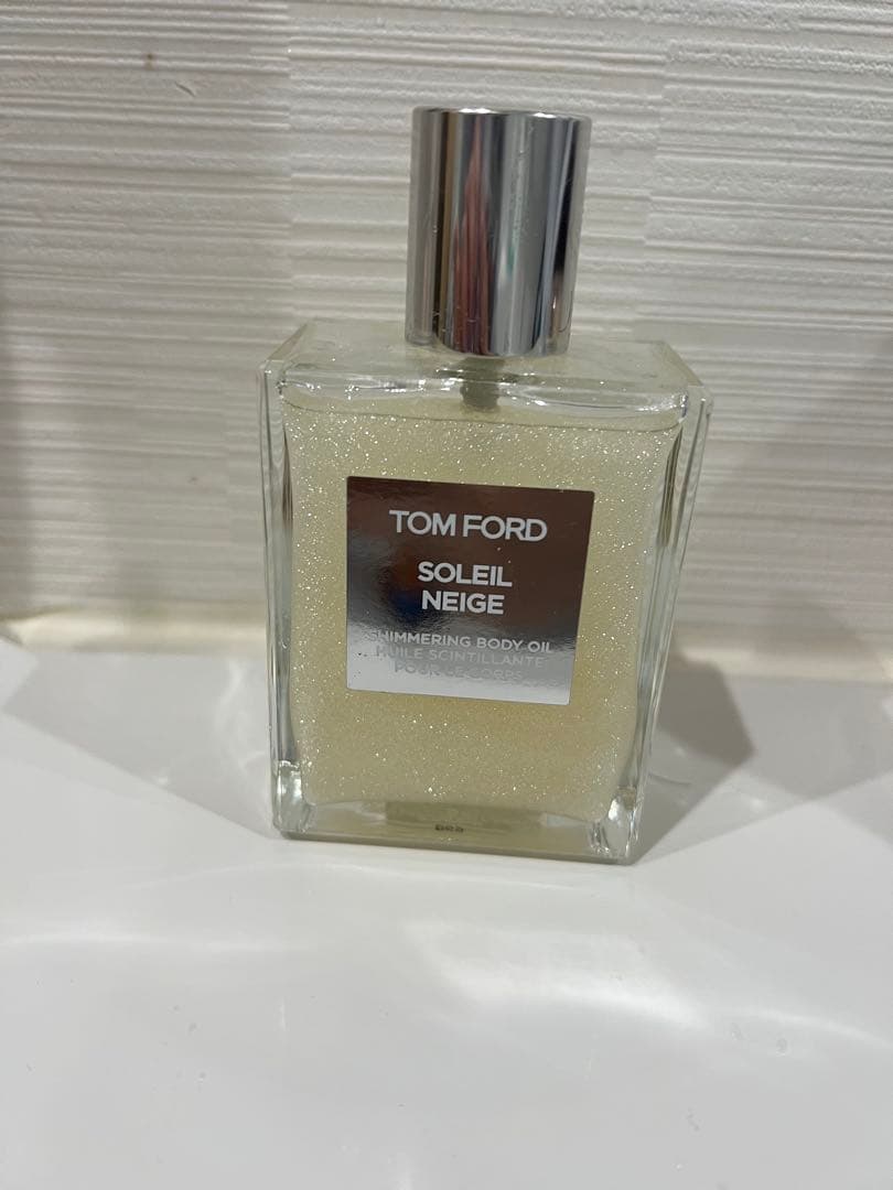 TOM FORD ソレイユ ネージュ シマーリング ボディオイル