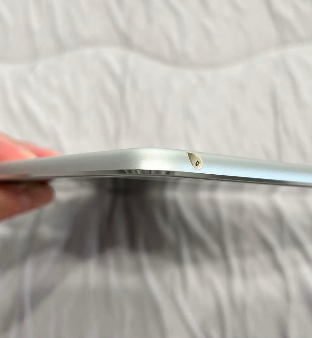 【最終値下げ！】iPad mini4 シルバー