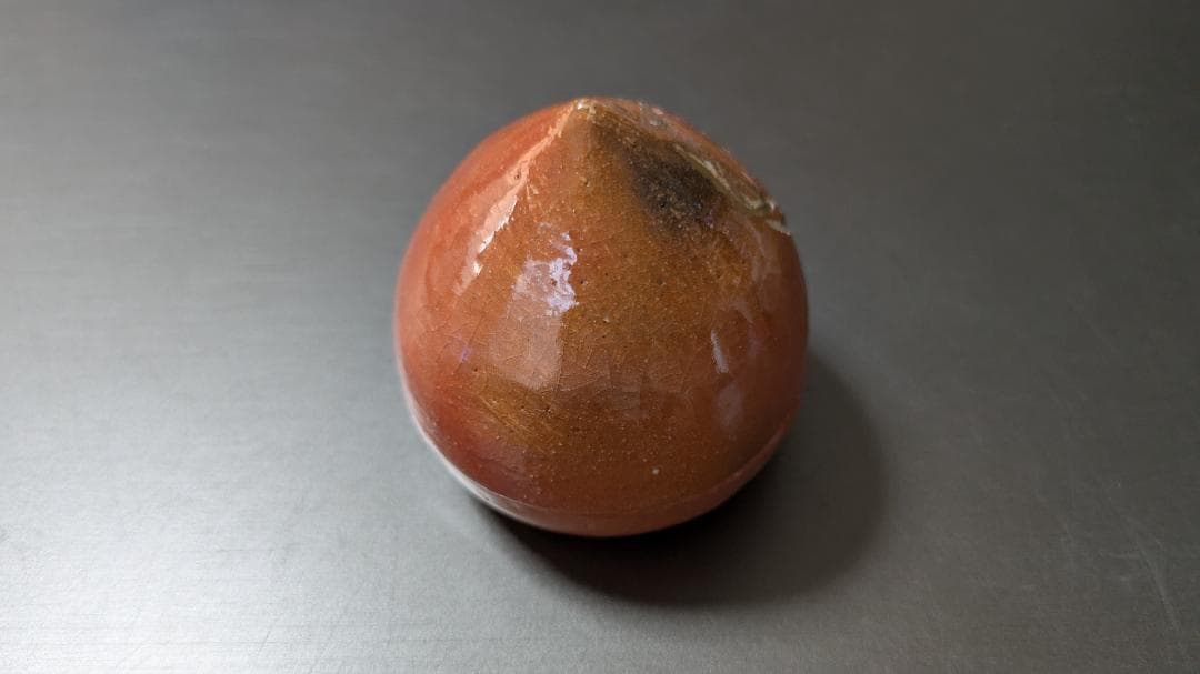 楽丸 朱雀彫宝珠形 赤楽香合