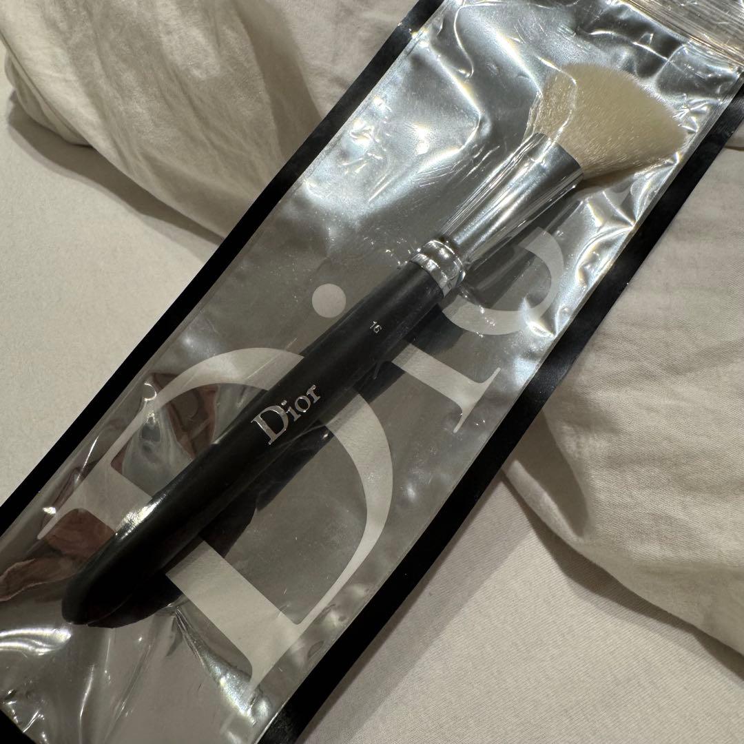 Dior Backstage チークブラシ