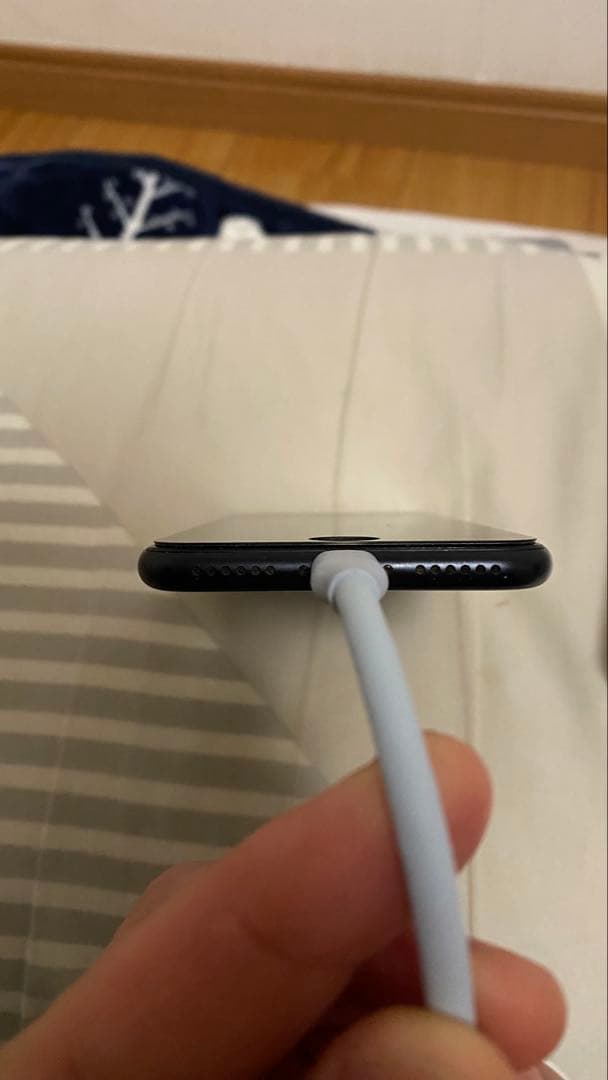 スマートフォン本体 iphone se3 64gb