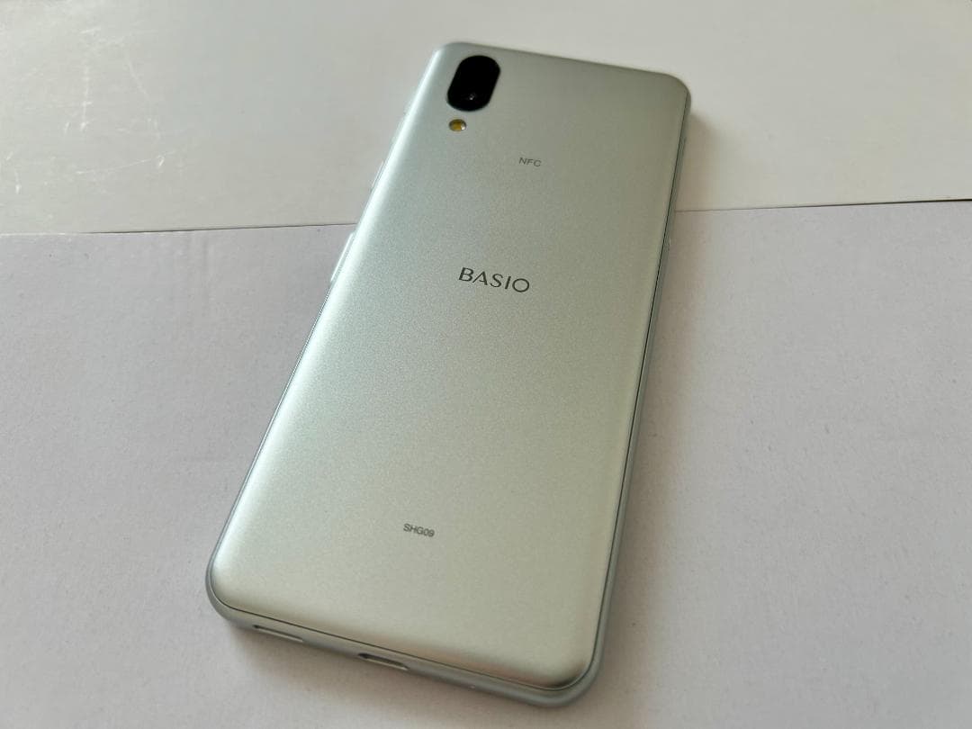 ☆ au BASIO active SHG09 シルバー SIMロック解除済