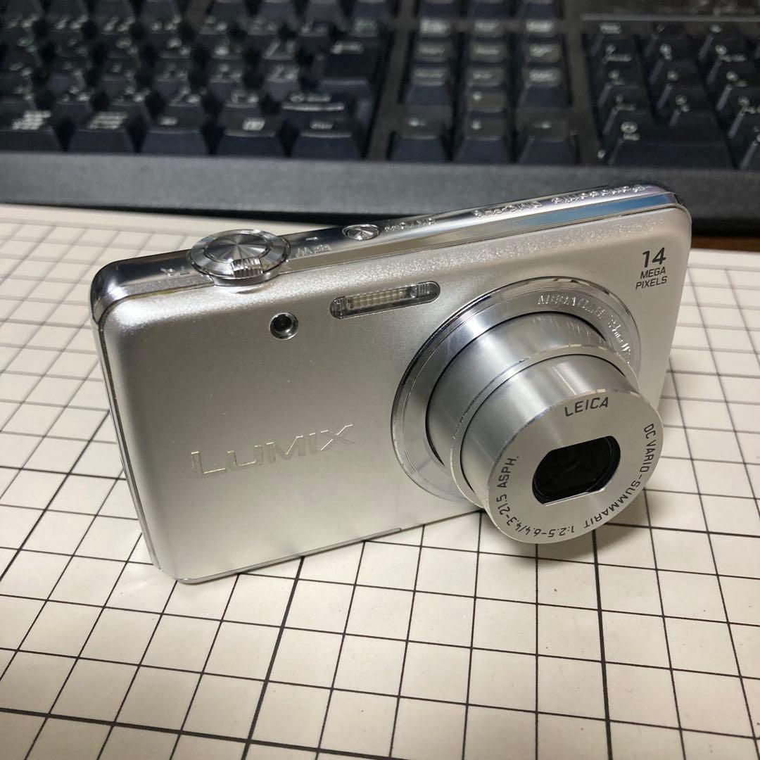 【美品】Panasonic LUMIX DMC-FH6 シルバー　充電器付き