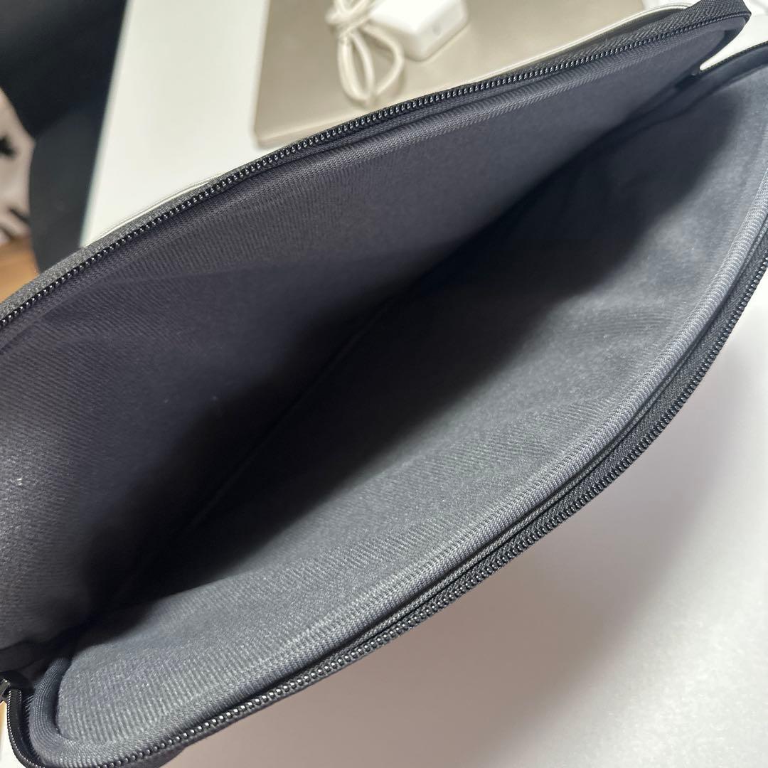 ゆル 　MacBookAir2022年モデル　ケース付