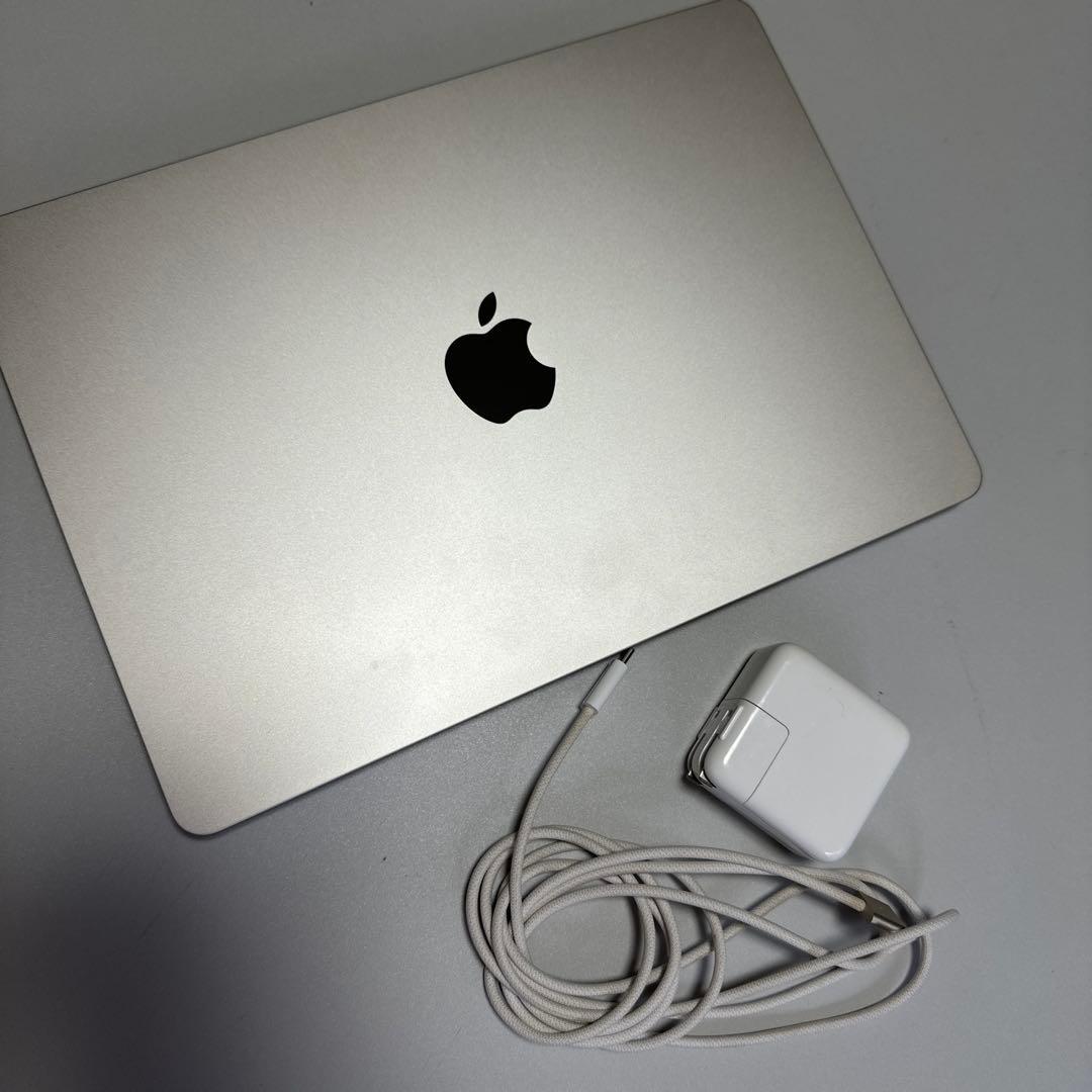 ゆル 　MacBookAir2022年モデル　ケース付