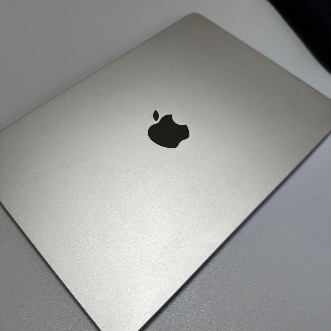 ゆル 　MacBookAir2022年モデル　ケース付