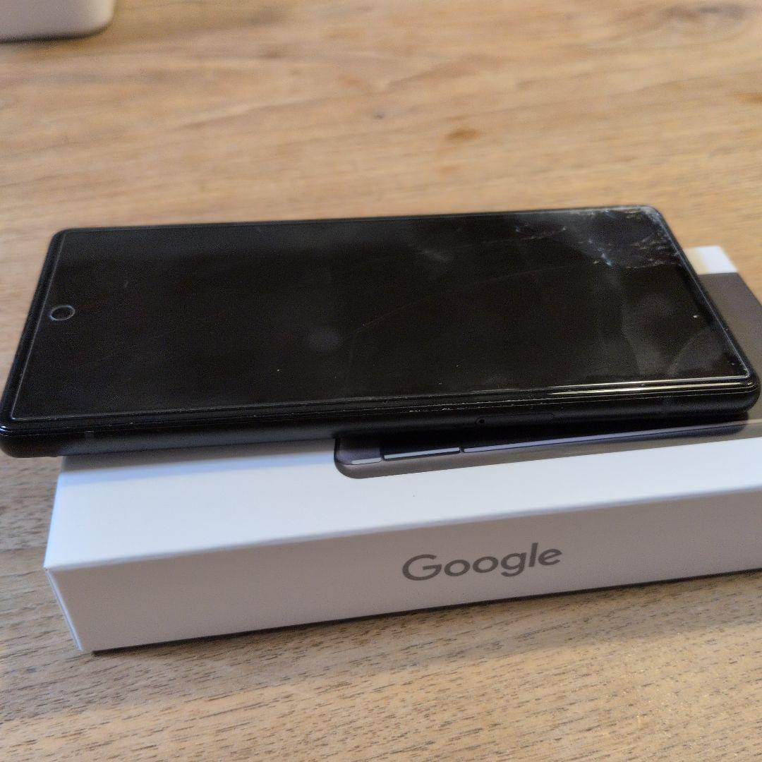Google　Pixel　6a　チャコール　画面割れあり