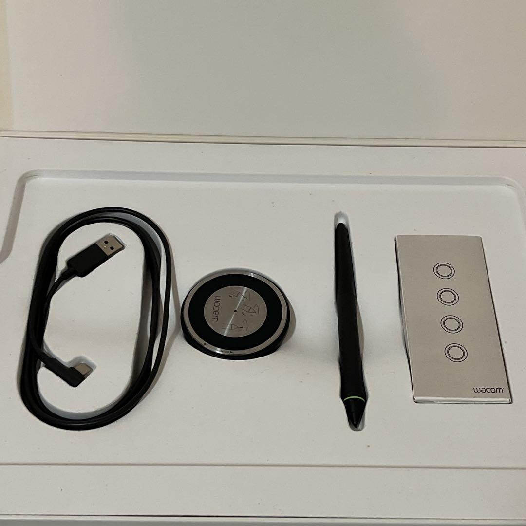 Wacom Intuos Pro Paper Edition ペンタブレット