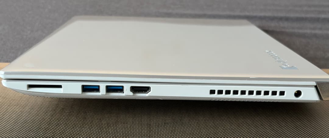 美品　dynabook AZ45 i5-7200U