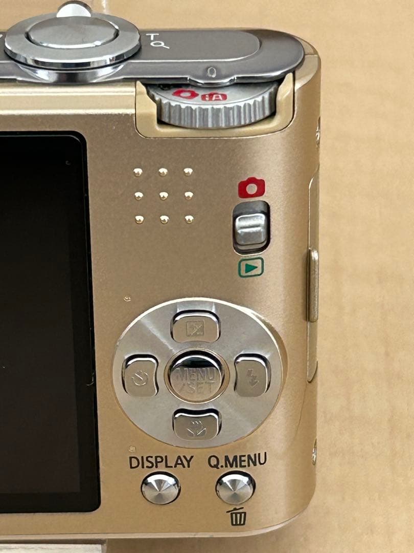 Panasonic LUMIX DMC-FX66 ゴールド