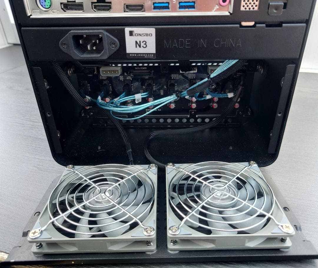 JONSBO N3 8ベイNAS 自作サーバー i5-8500T / 16GB