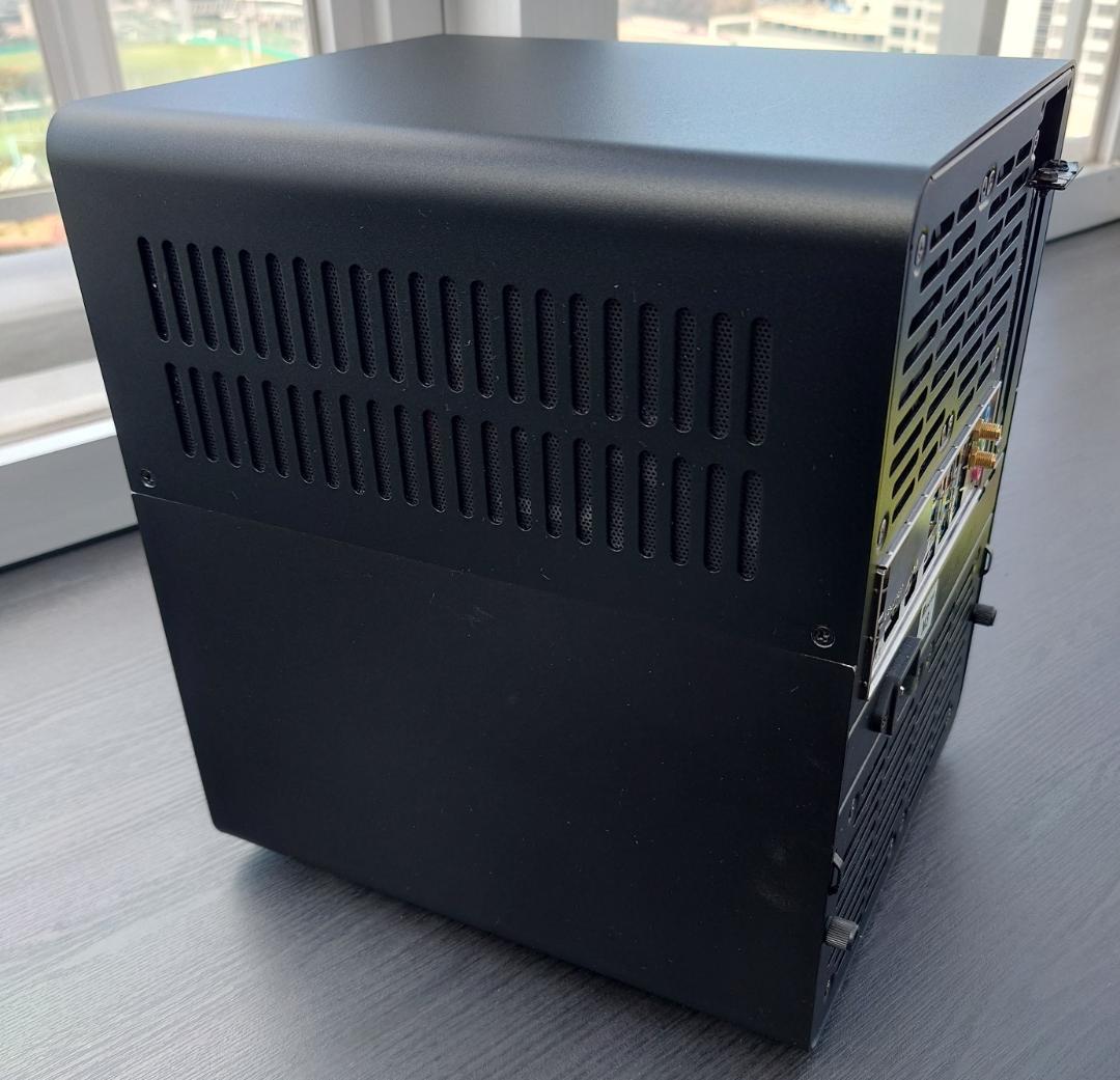 JONSBO N3 8ベイNAS 自作サーバー i5-8500T / 16GB