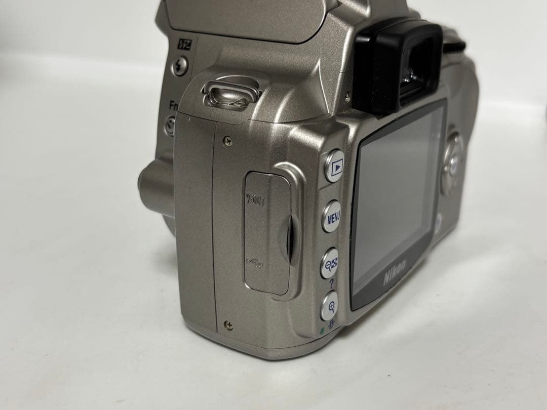 【美品】Nikon ニコン D40 シルバー ボディ