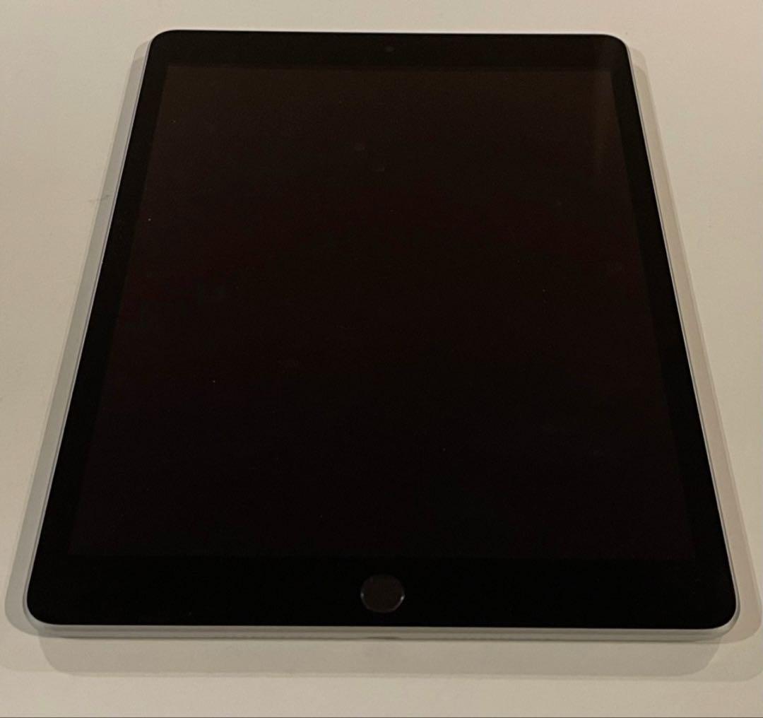 iPad9世代シルバーWi-Fi 64G カバー付き