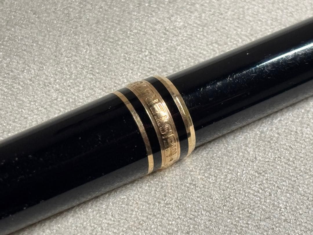 ボールペン MONTBLANCマイスターシュテュッククラシック ゴールド164