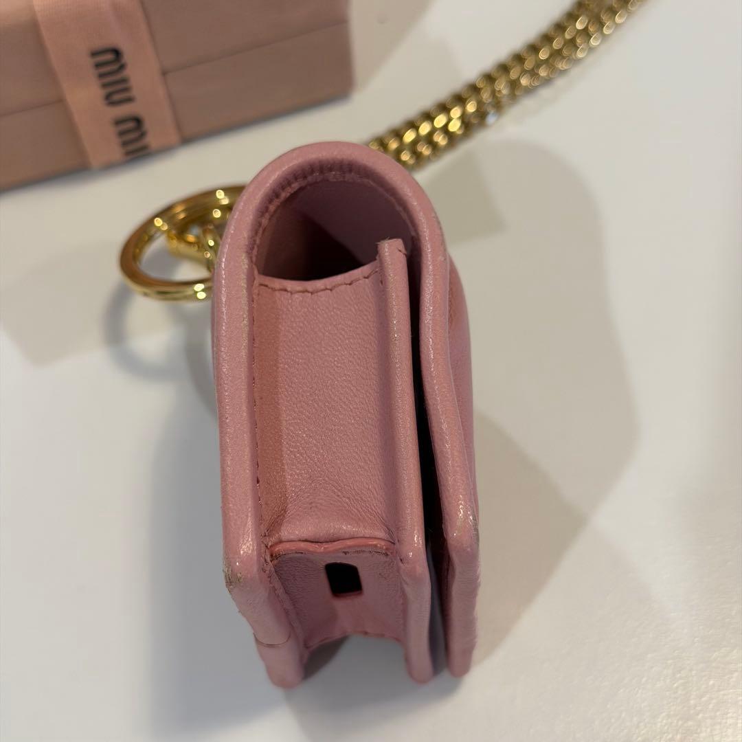 ミュウミュウ miumiu AirPods ケース レザー マトラッセ ピンク
