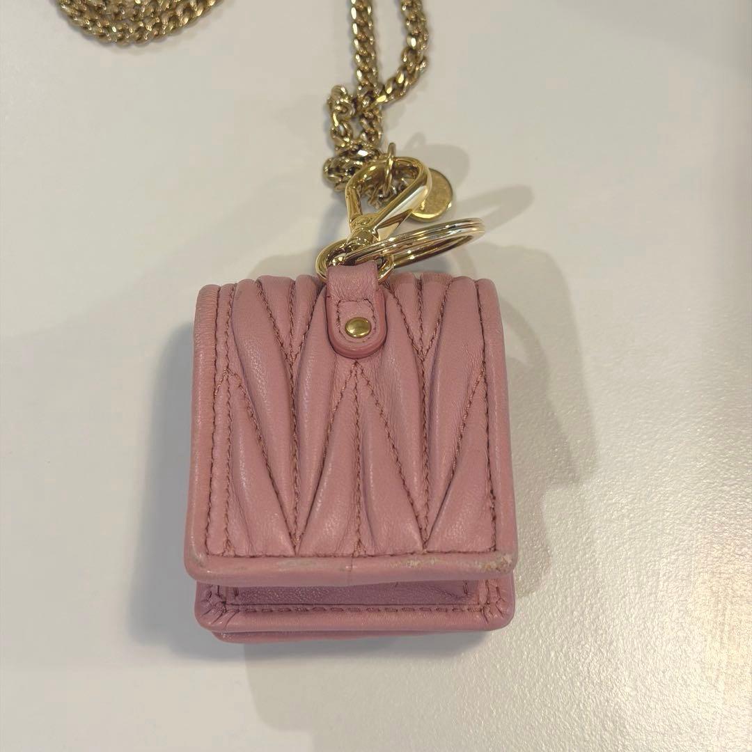 ミュウミュウ miumiu AirPods ケース レザー マトラッセ ピンク